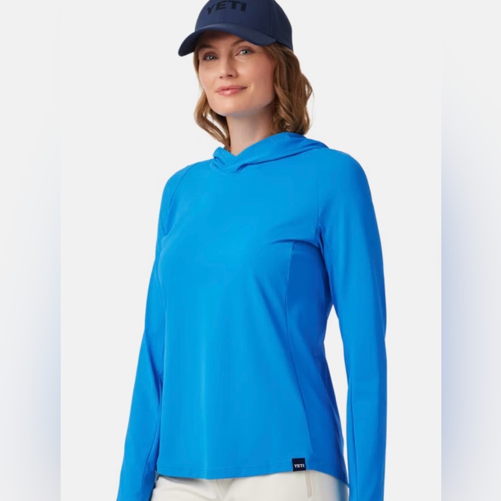 Yeti Women’s Hooded Lightweight Sunshirt